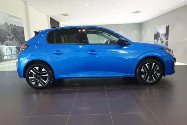 Peugeot 208 (2024) thumbnail 3