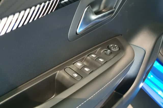 Peugeot 208 (2024) thumbnail 7