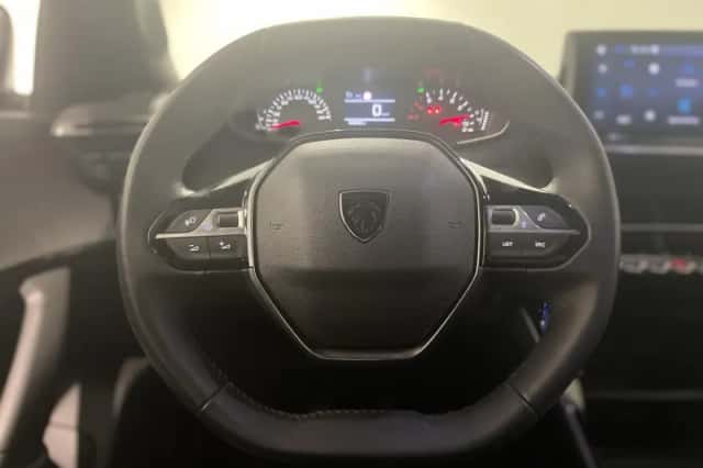 Peugeot 2008 (2024) thumbnail 6