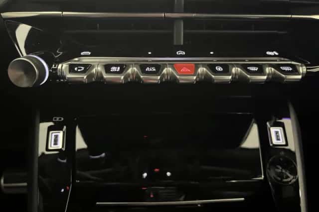 Peugeot 2008 (2025) thumbnail 11