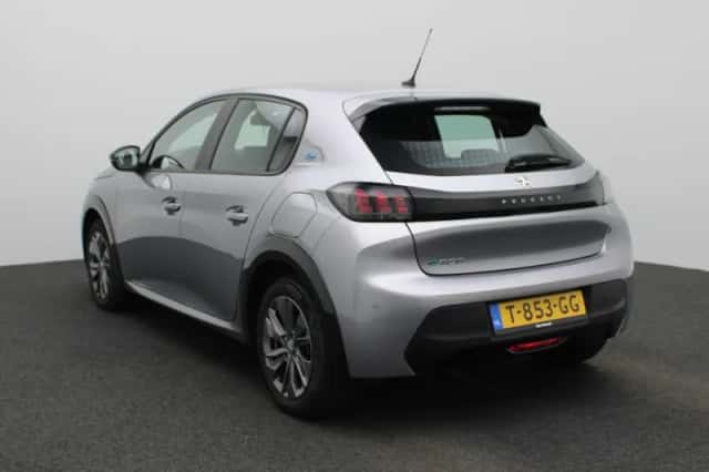 Peugeot e-208 (2023) thumbnail 2