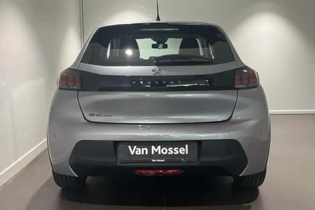 Peugeot e-208 (2023) thumbnail 5