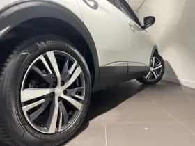 Peugeot 3008 (2021) thumbnail 23