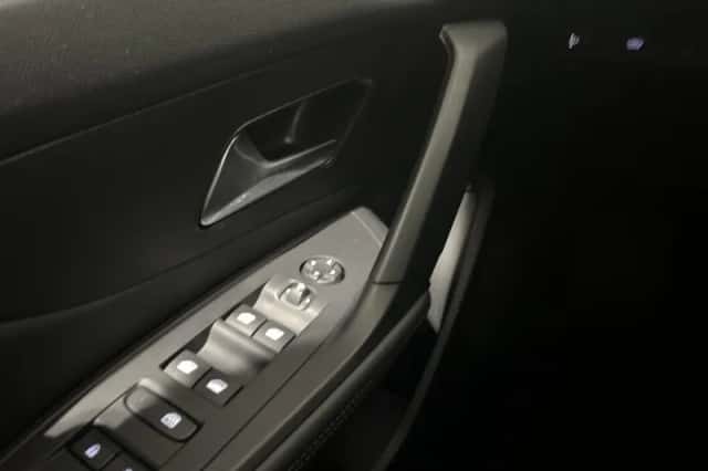 Peugeot 308 (2023) thumbnail 15