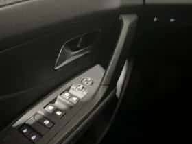 Peugeot 308 (2023) thumbnail 15