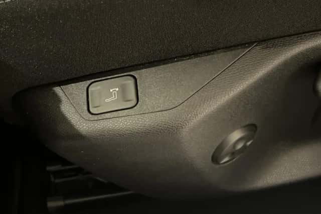Peugeot 308 (2023) thumbnail 16
