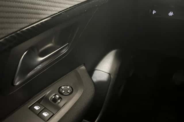 Peugeot 208 (2022) thumbnail 14