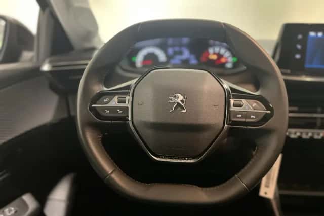 Peugeot 208 (2022) thumbnail 6