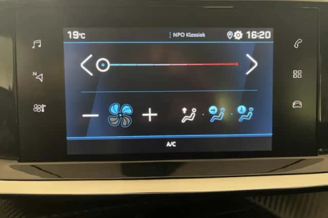 Peugeot 208 (2022) thumbnail 10