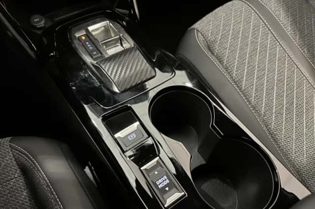 Peugeot 2008 (2024) thumbnail 16