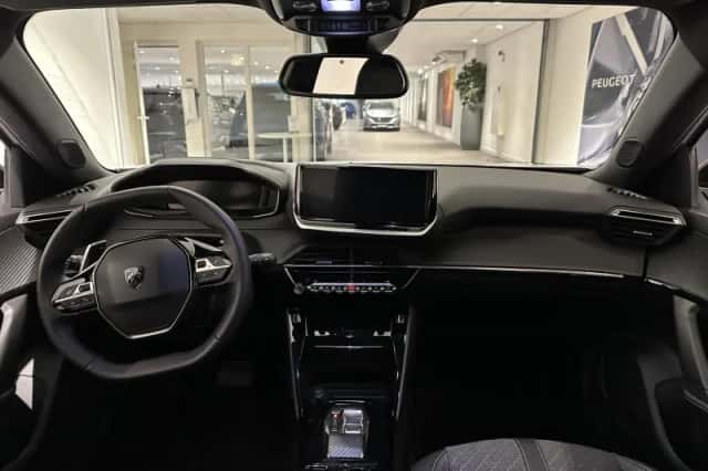 Peugeot 2008 (2024) thumbnail 7