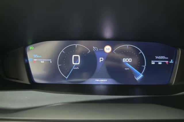 Peugeot 2008 (2024) thumbnail 8