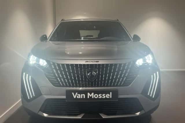 Peugeot 2008 (2024) thumbnail 3