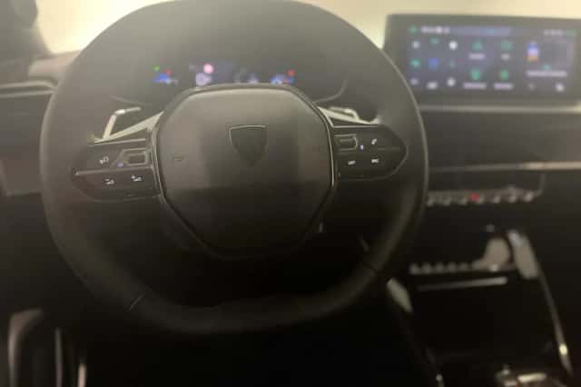 Peugeot 2008 (2024) thumbnail 6