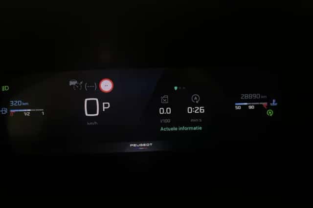 Peugeot 2008 (2024) thumbnail 7