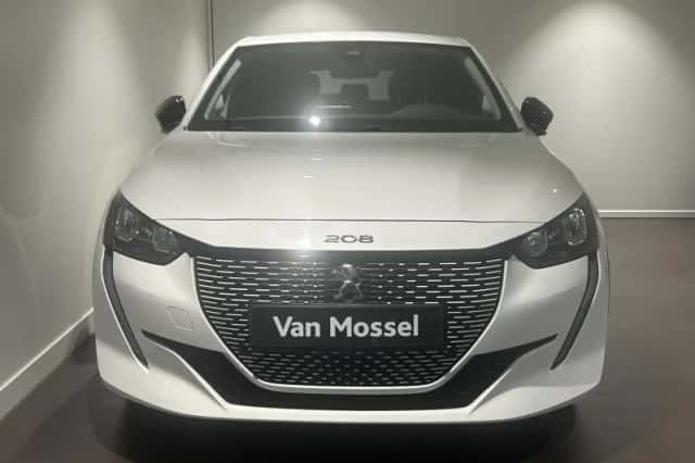 Peugeot e-208 (2023) thumbnail 3
