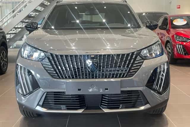 Peugeot 2008 (2024) thumbnail 2