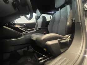 Peugeot 2008 (2024) thumbnail 5