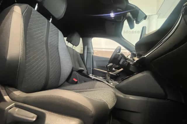 Peugeot 2008 (2024) thumbnail 6