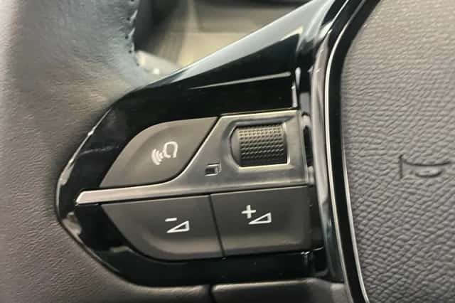 Peugeot 2008 (2024) thumbnail 9
