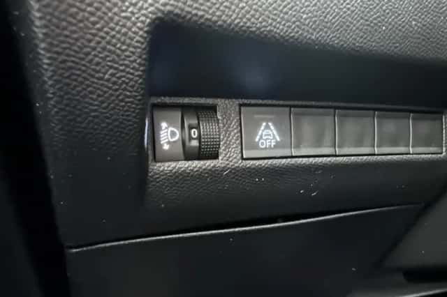 Peugeot 208 (2022) thumbnail 14