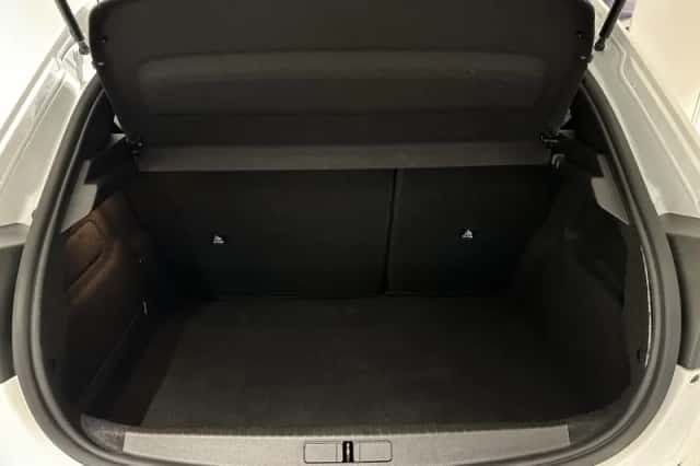 Peugeot 208 (2022) thumbnail 17