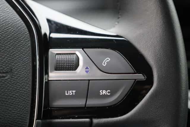 Peugeot 208 (2022) thumbnail 21
