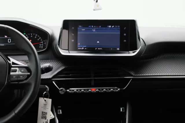 Peugeot 208 (2022) thumbnail 10