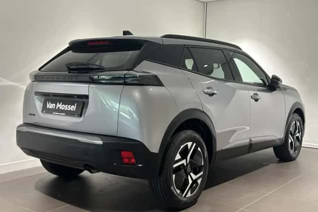 Peugeot 2008 (2024) thumbnail 4