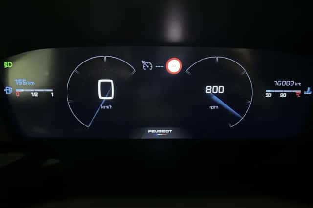 Peugeot 2008 (2024) thumbnail 8