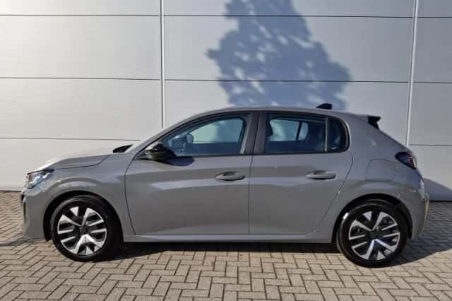 Peugeot 208 (2024) thumbnail 2