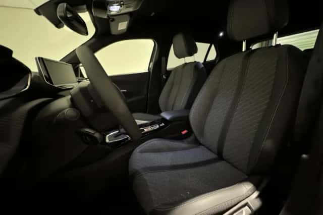 Peugeot 2008 (2024) thumbnail 7
