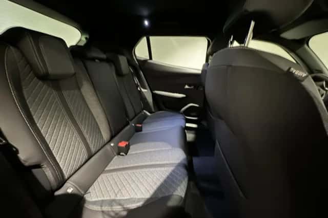 Peugeot 2008 (2024) thumbnail 8