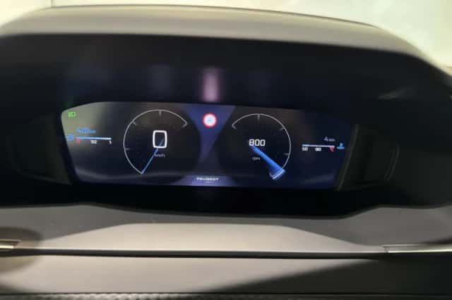 Peugeot 2008 (2024) thumbnail 10