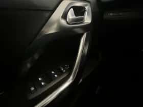 Peugeot 2008 (2019) thumbnail 11