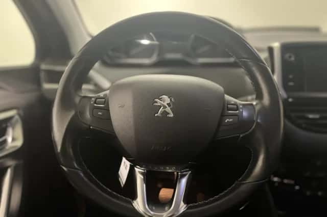Peugeot 2008 (2019) thumbnail 5