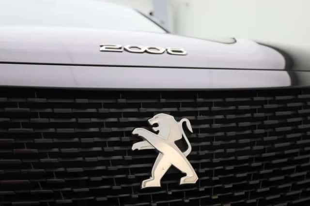 Peugeot 2008 (2023) thumbnail 33