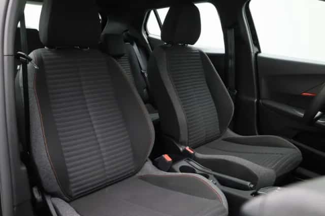 Peugeot 2008 (2023) thumbnail 36