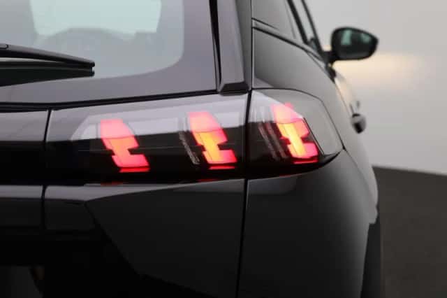 Peugeot 2008 (2023) thumbnail 37