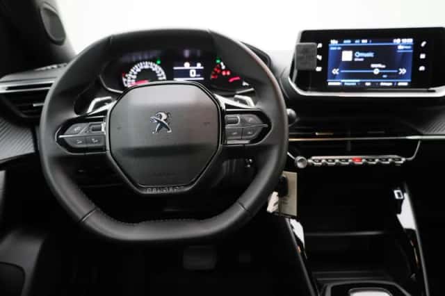 Peugeot 2008 (2023) thumbnail 8