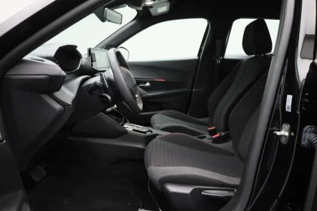 Peugeot 2008 (2023) thumbnail 10