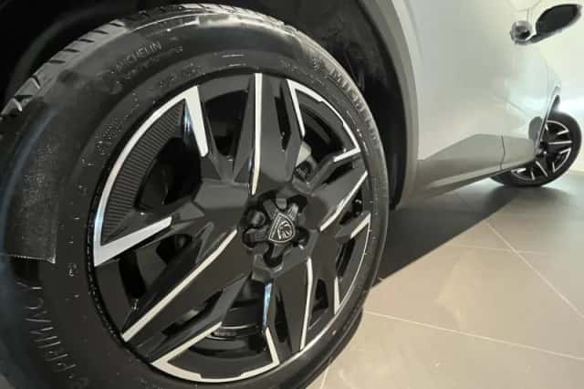 Peugeot 5008 (2025) thumbnail 18