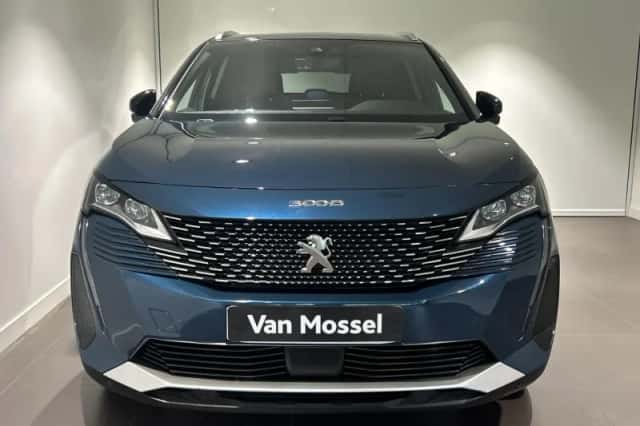 Peugeot 3008 (2023) thumbnail 3