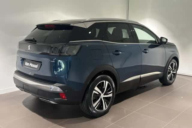 Peugeot 3008 (2023) thumbnail 4