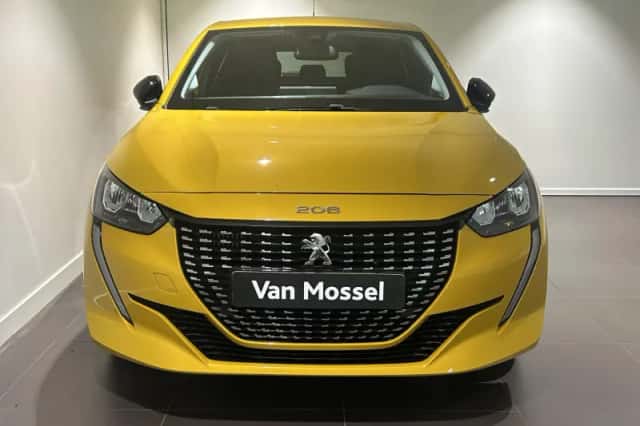 Peugeot 208 (2022) thumbnail 3