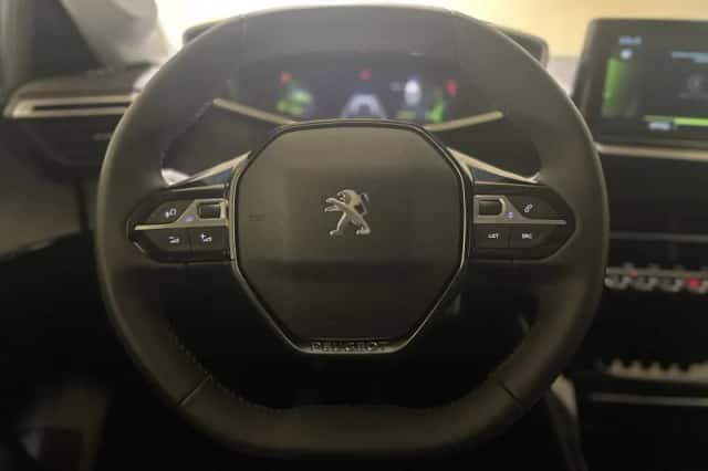 Peugeot 208 (2022) thumbnail 6