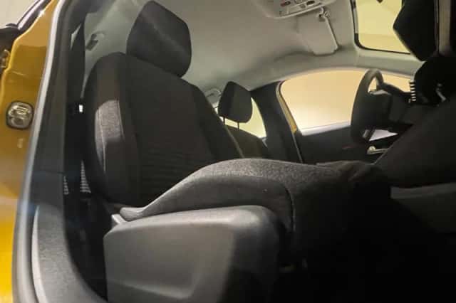 Peugeot e-208 (2023) thumbnail 5