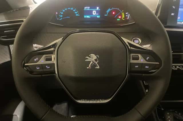 Peugeot e-208 (2023) thumbnail 7