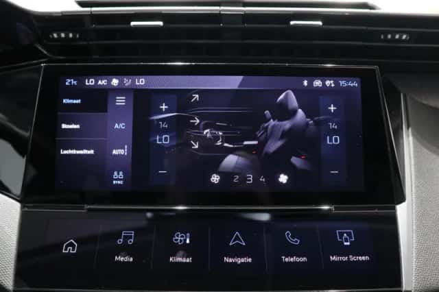 Peugeot 308 (2023) thumbnail 18