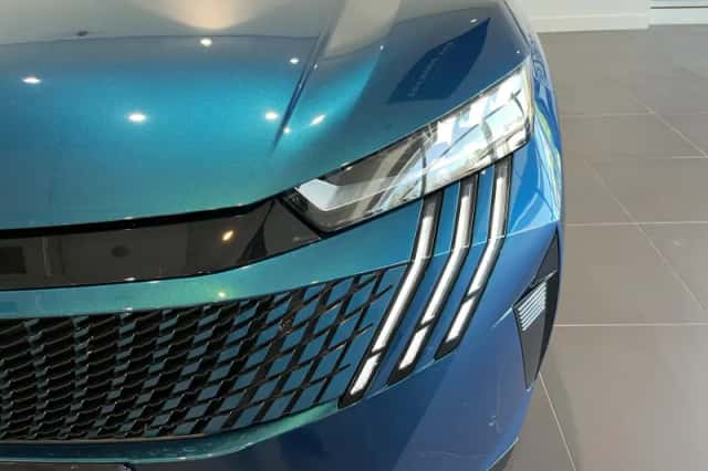 Peugeot e-3008 (2025) thumbnail 8